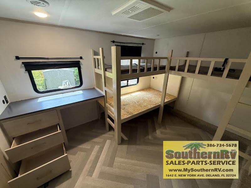 2025 Prime Time Manufacturing Sanibel 3952FBWB, $ 65,399