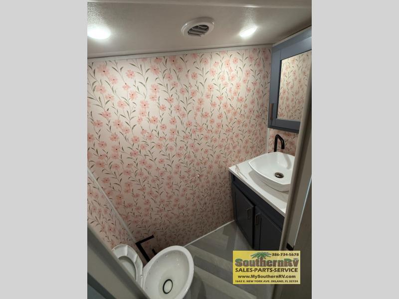 2025 Prime Time Manufacturing Sanibel 3952FBWB, $ 65,399