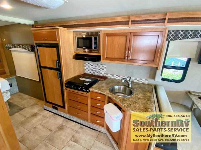 2016 Fleetwood Flair 29T, $ 39,999
