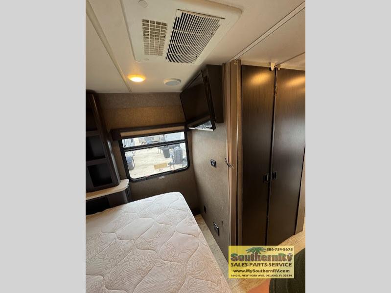 2017 Thor Motor Coach Compass 23TR, $ 55,500