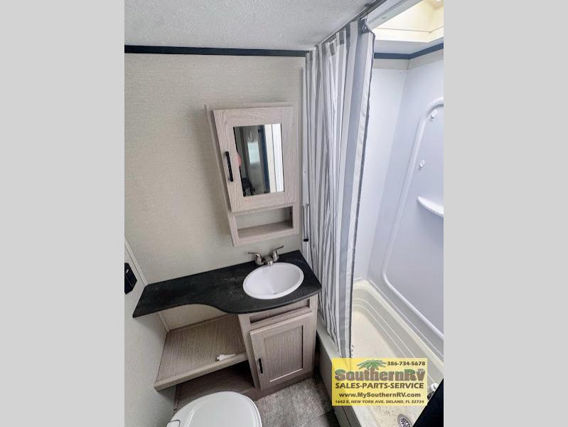 2022 Coachmen Apex Ultra Lite 300BHS, $ 27,999