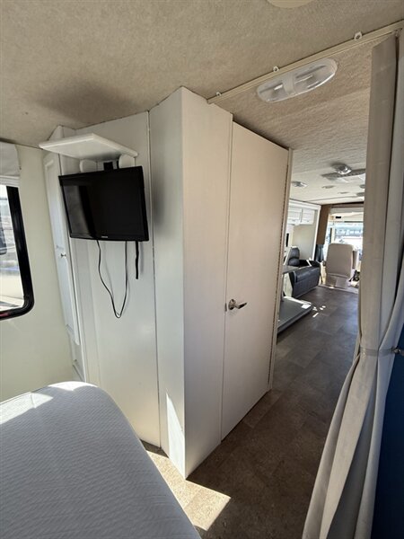 2016 Winnebago VISTA, $ 34,995
