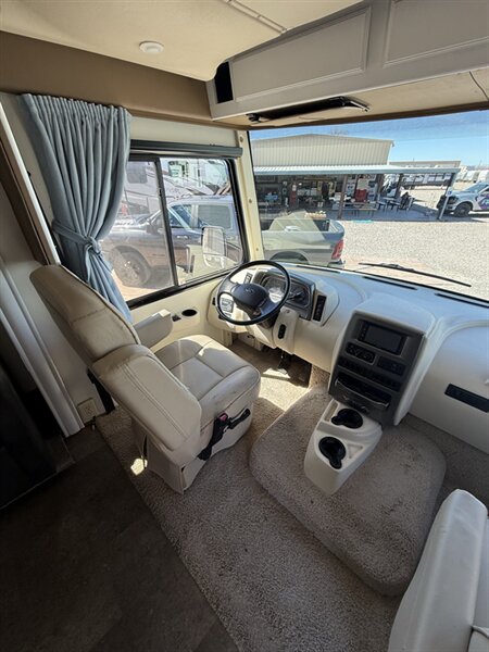 2016 Winnebago VISTA, $ 34,995