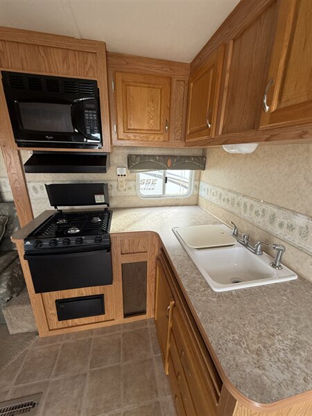 2005 Jayco JAYFLIGHT 29BHS, $ 11,450