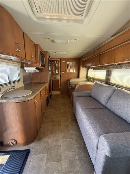 2008 Thor Motor Coach SIESTA 24SB, $ 47,500