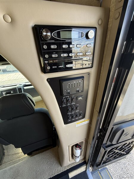 2008 Thor Motor Coach SIESTA 24SB, $ 47,500