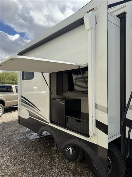 2023 Jayco Eagle 319MLOK, $ 46,750