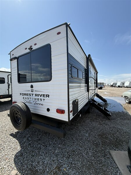 2025 East To West Della Terra 263RK, $ 34,995