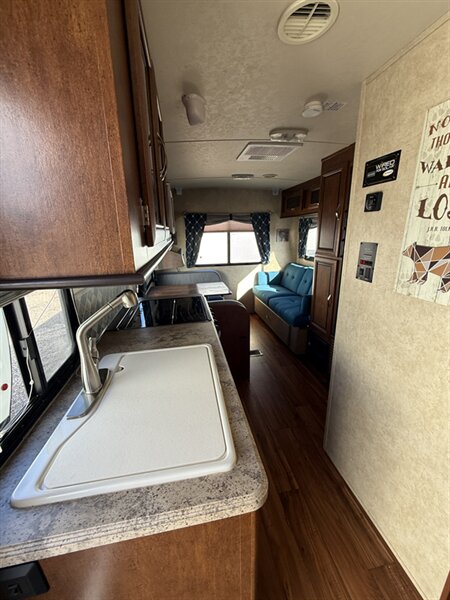 2016 Forest River Vibe West Coast Edition 207RD, $ 12,999