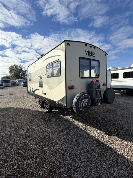 2016 Forest River Vibe West Coast Edition 207RD, $ 12,999