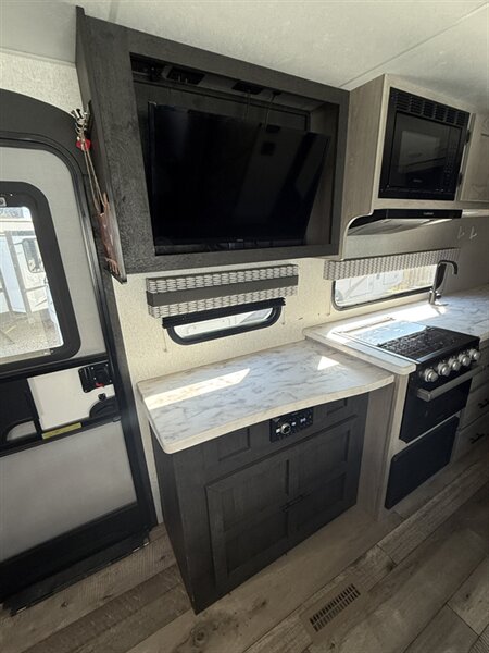 2022 KZ Connect SE C191MBSE, $ 21,450