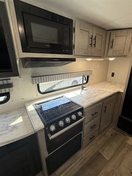 2022 KZ Connect SE C191MBSE, $ 21,450