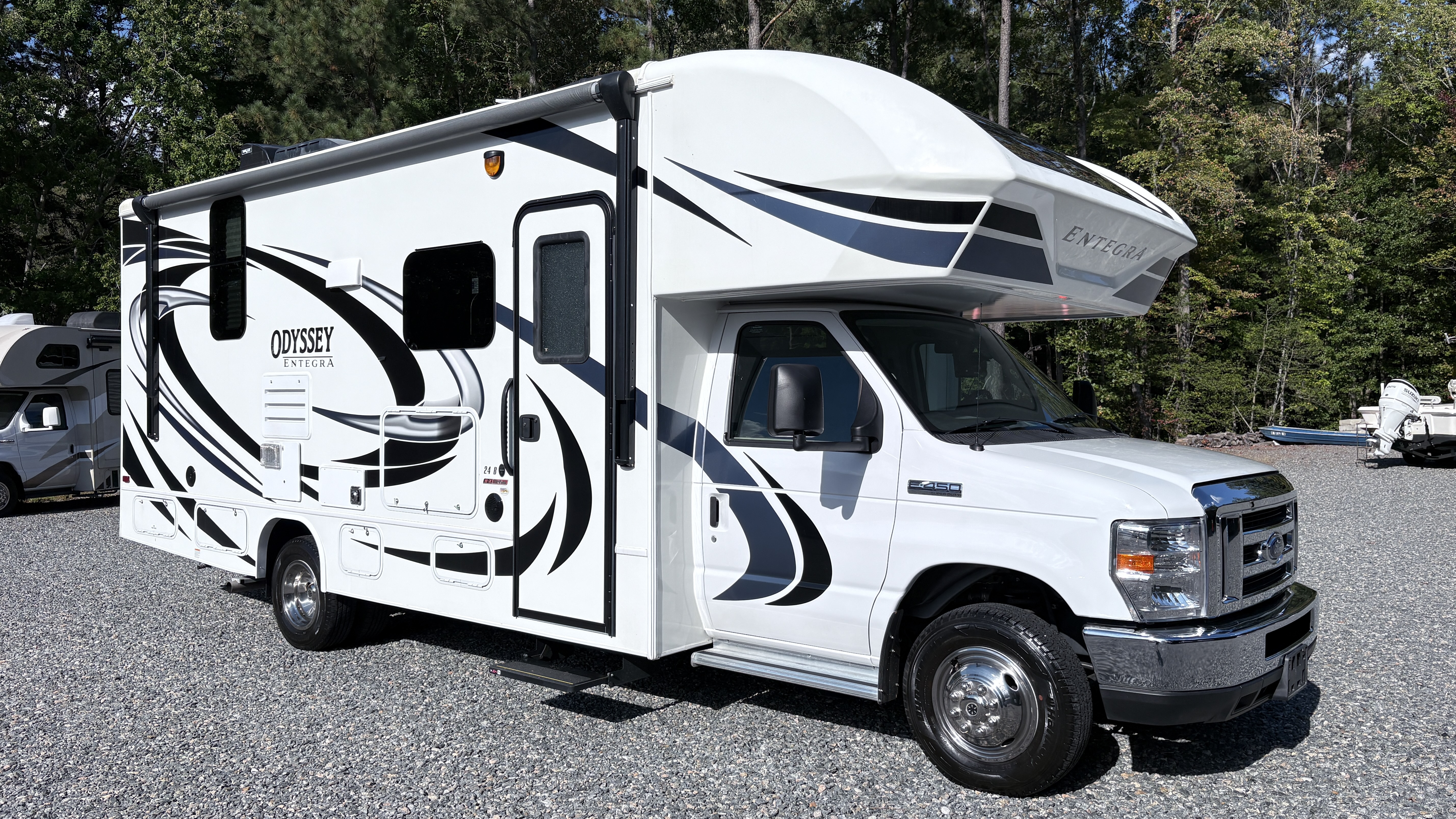 2019 Entegra Coach Odessey 24B, $ 49,900