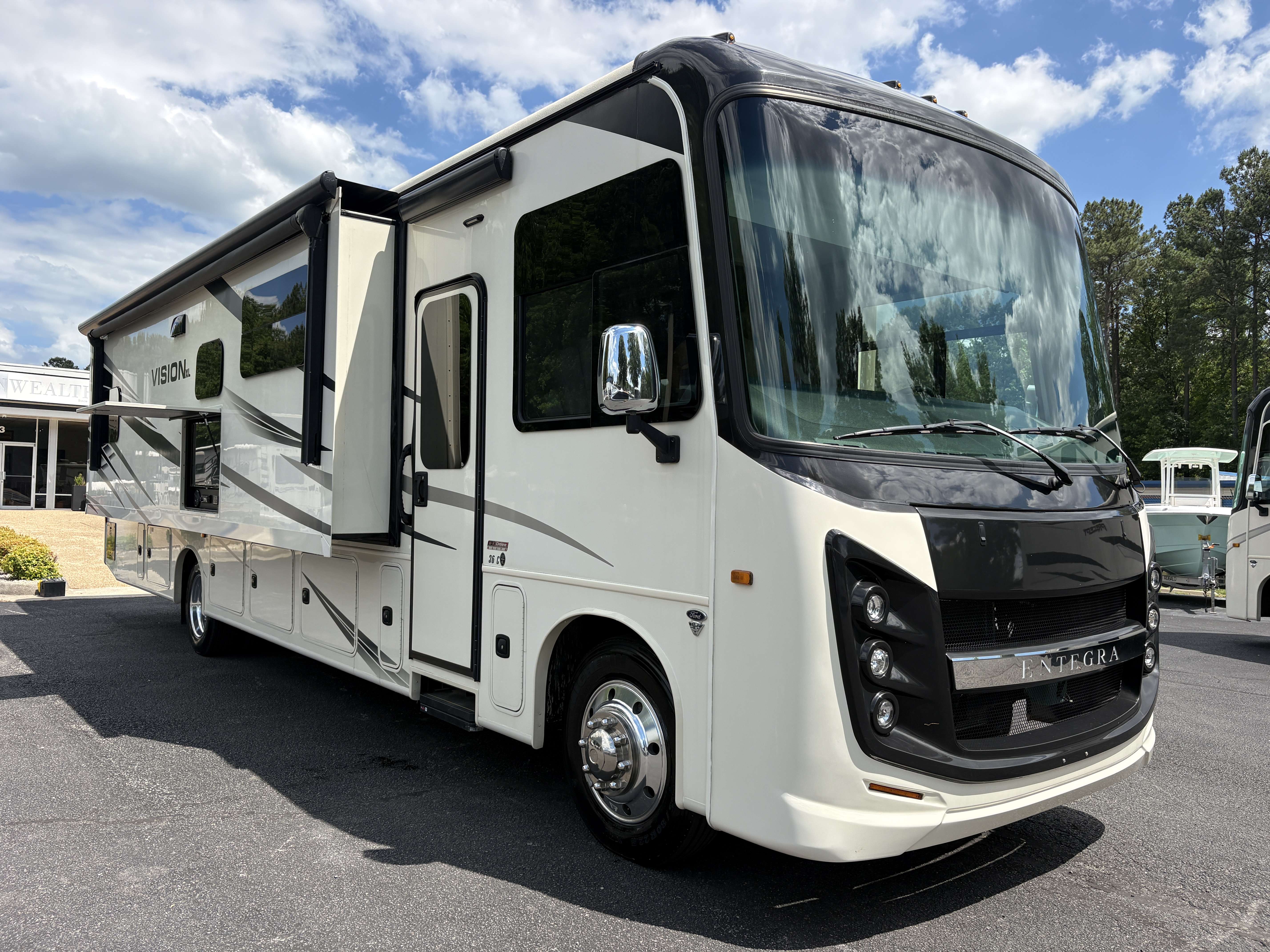 2023 Entegra Coach Vision XL 36C, $ 97,000