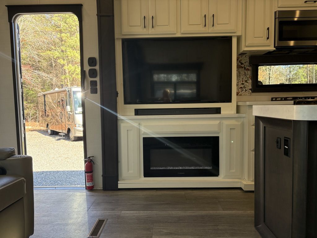 2023 DRV Mobile Suites MS Orlando, $ 109,900