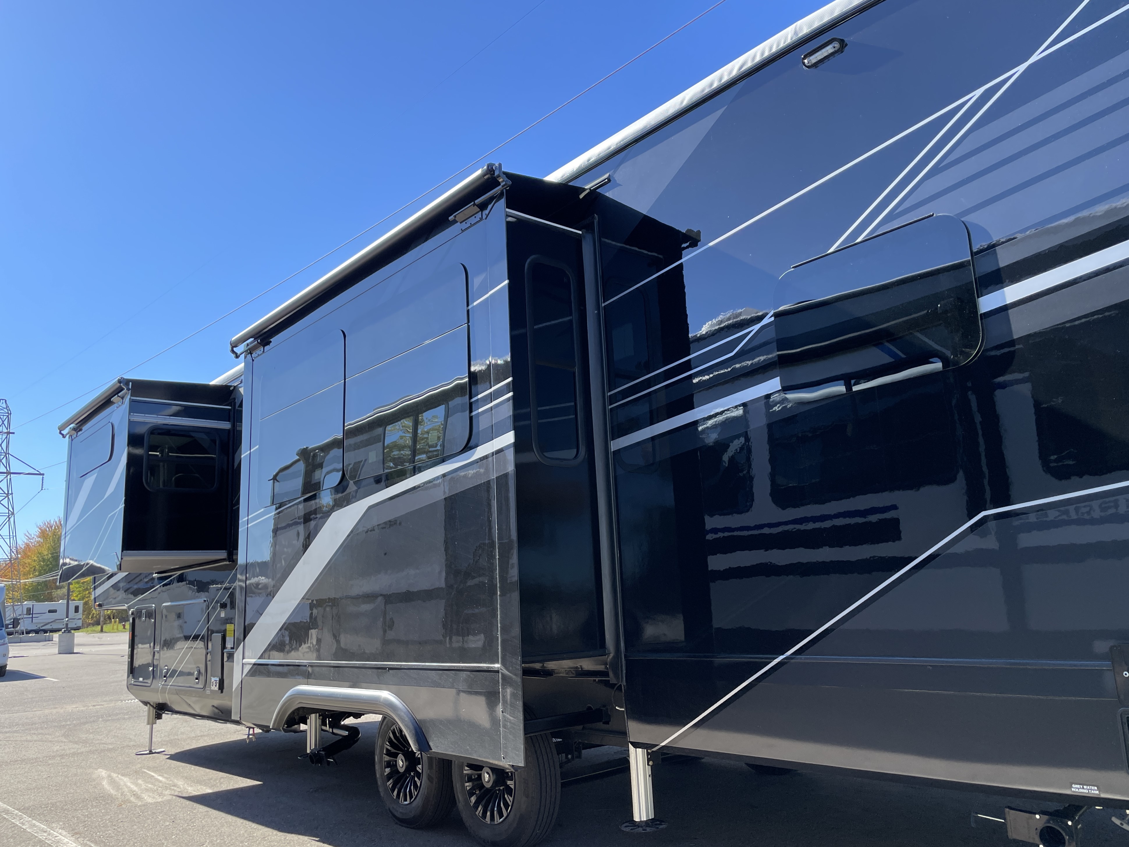 2027 Jayco Pinnacle 38FBRK, $ 146,495