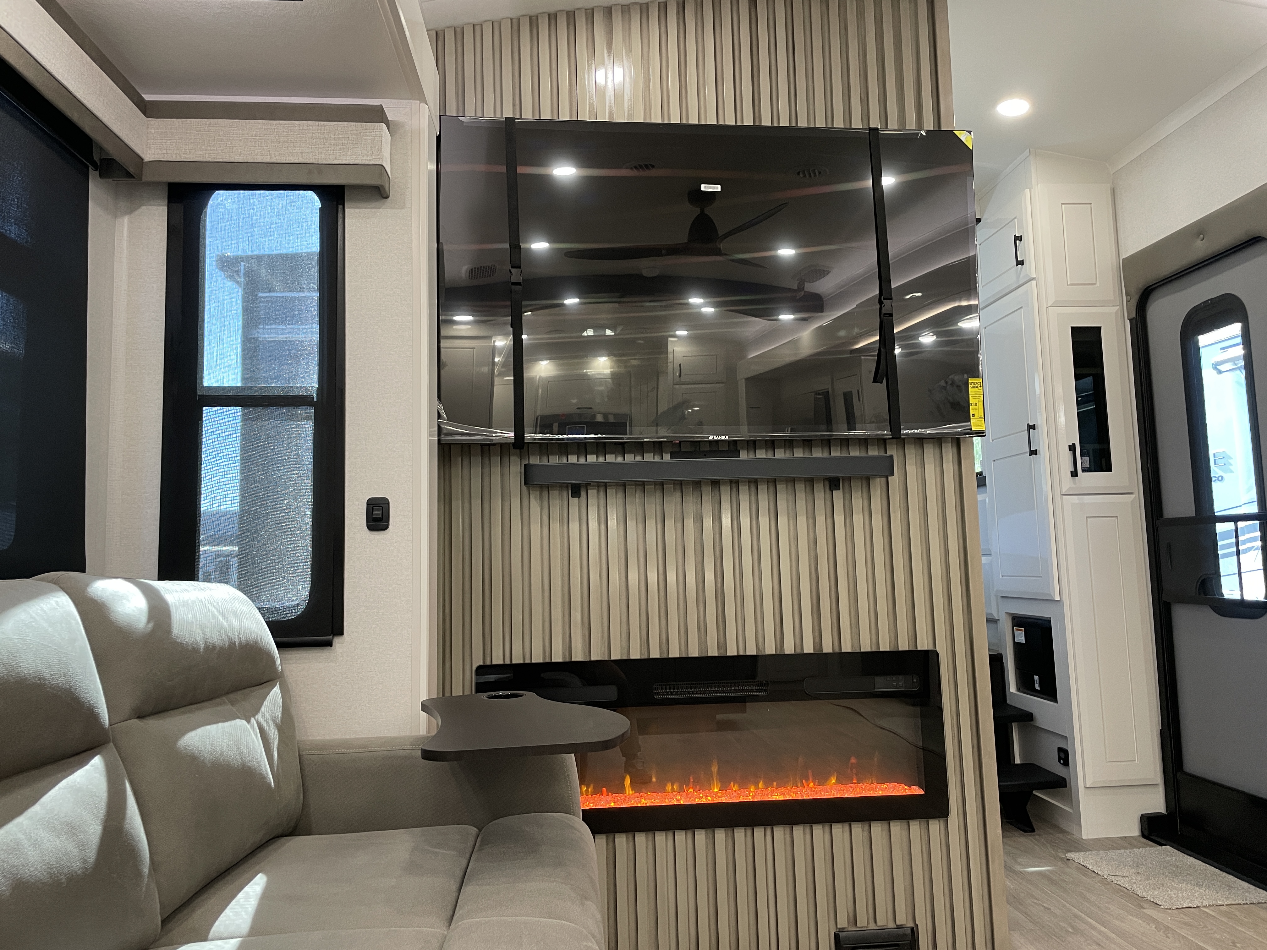 2027 Jayco Pinnacle 38FBRK, $ 146,495