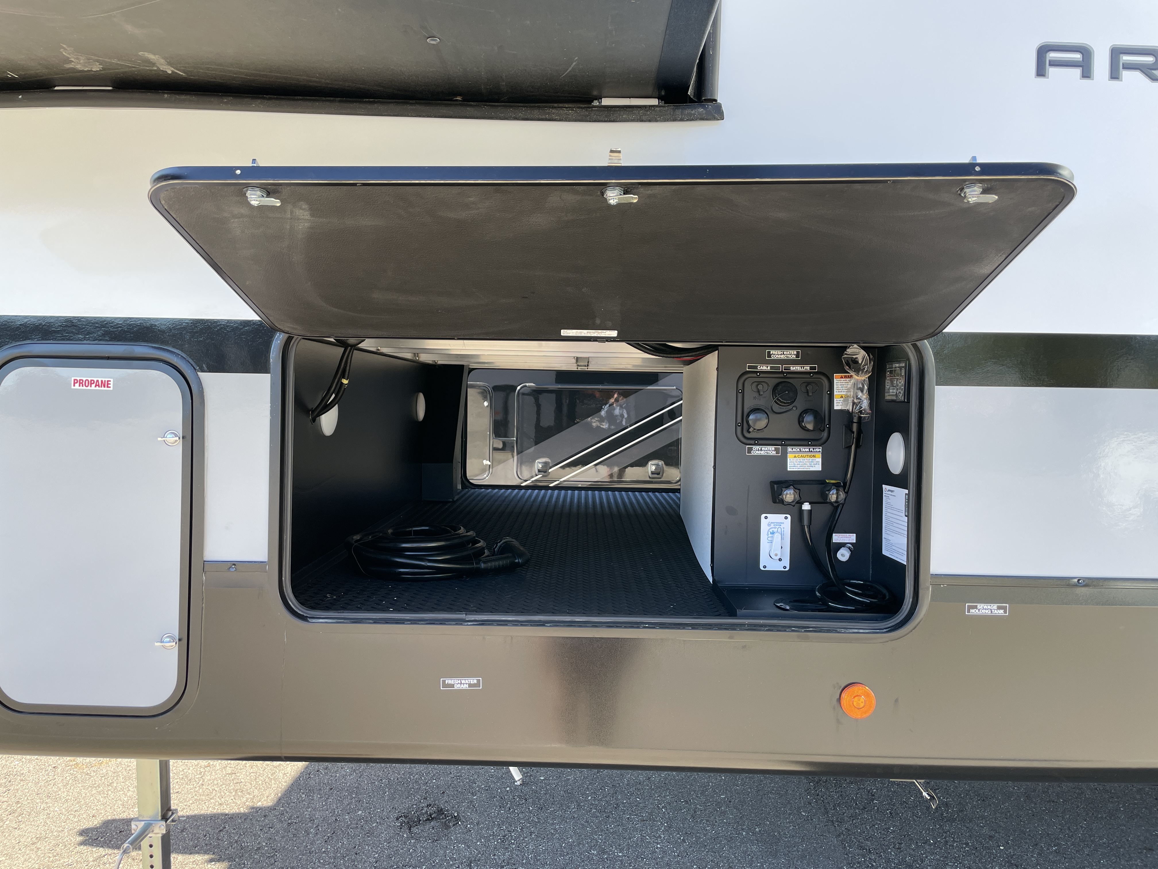 2027 Forest River Cherokee Arctic Wolf 33IBAR, $ 63,999