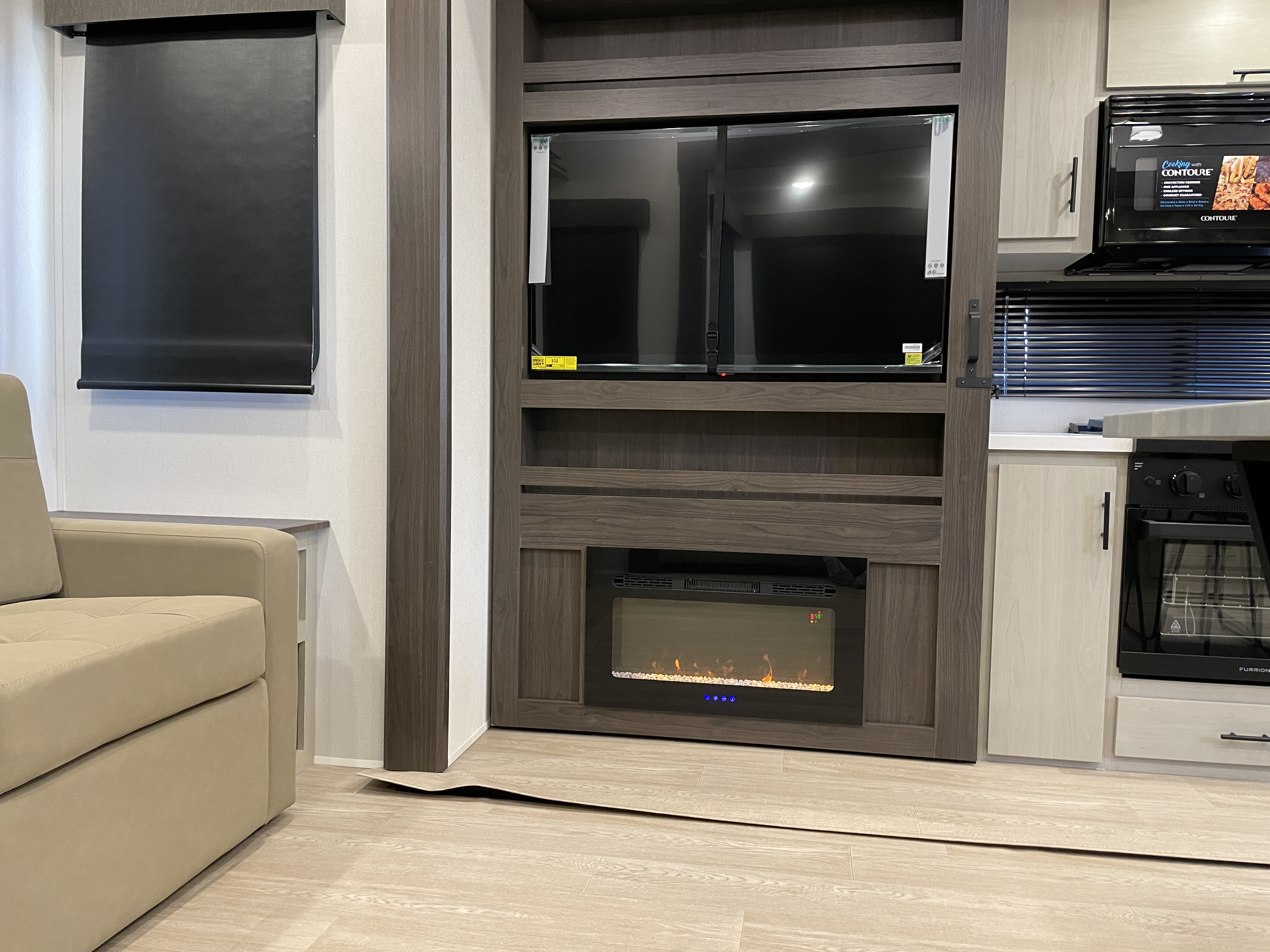 2027 Forest River Cherokee Arctic Wolf 33IBAR, $ 63,999