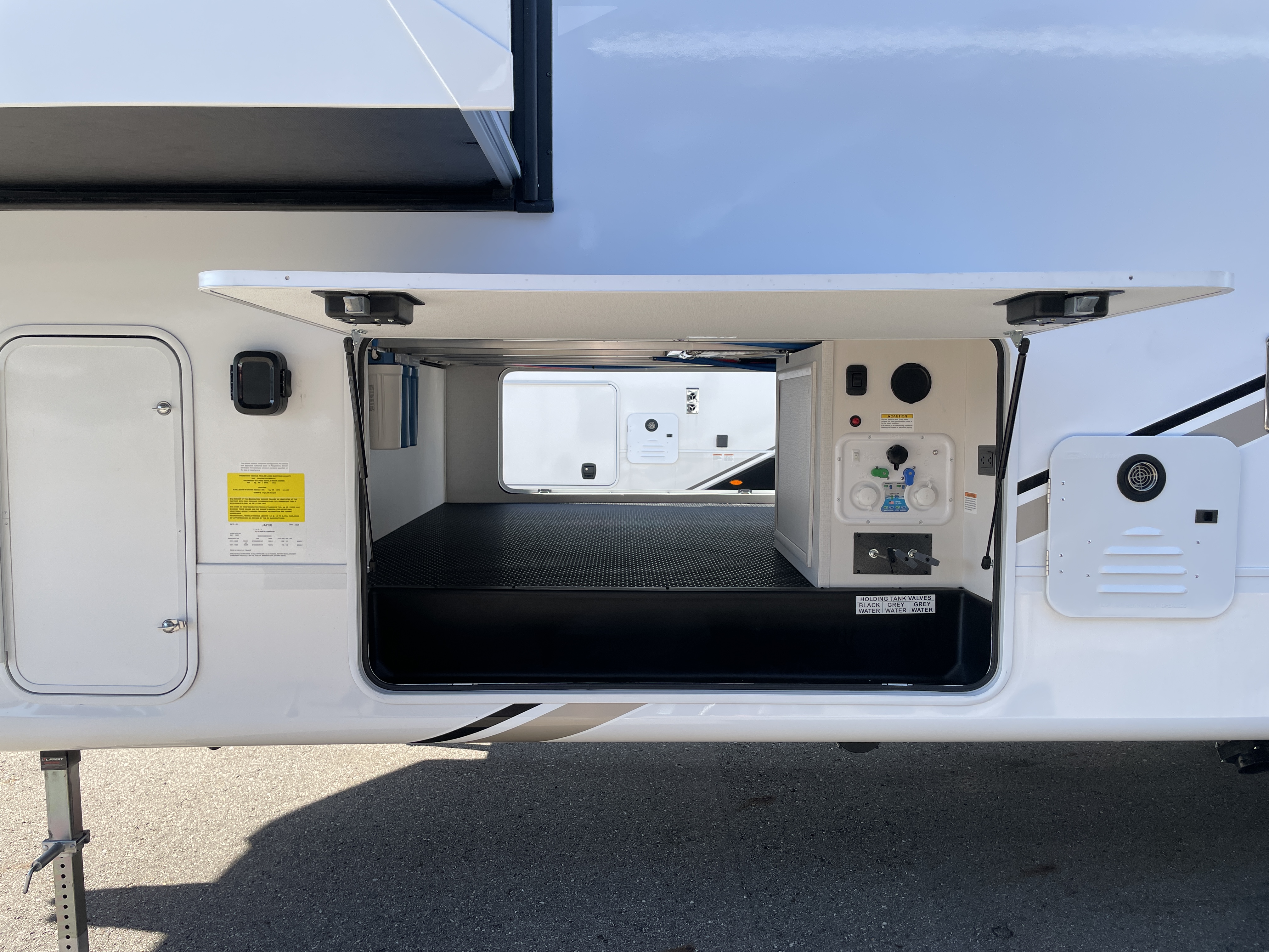 2027 Jayco Eagle 321RSTS, $ 67,995