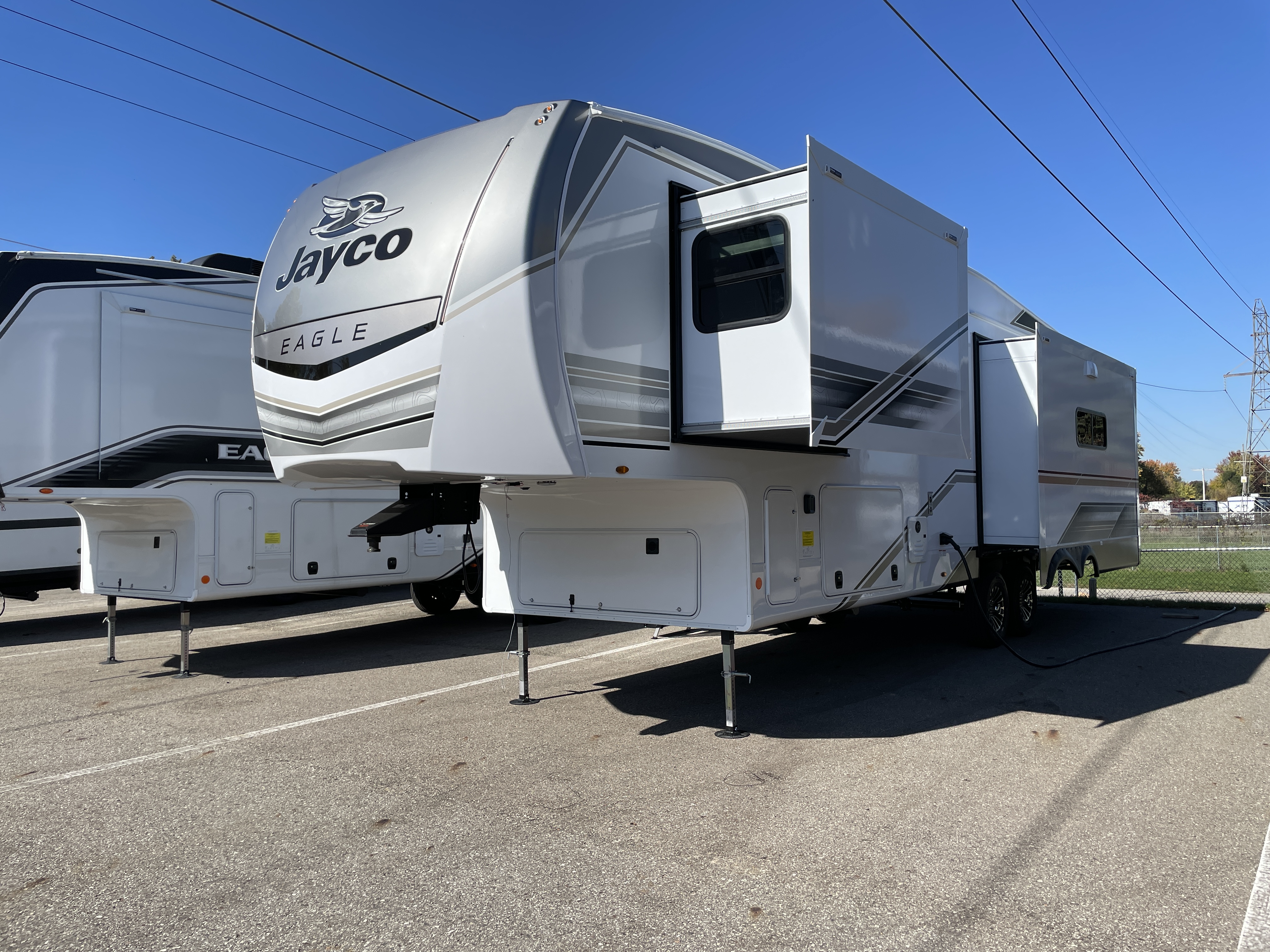 2027 Jayco Eagle 321RSTS, $ 67,995