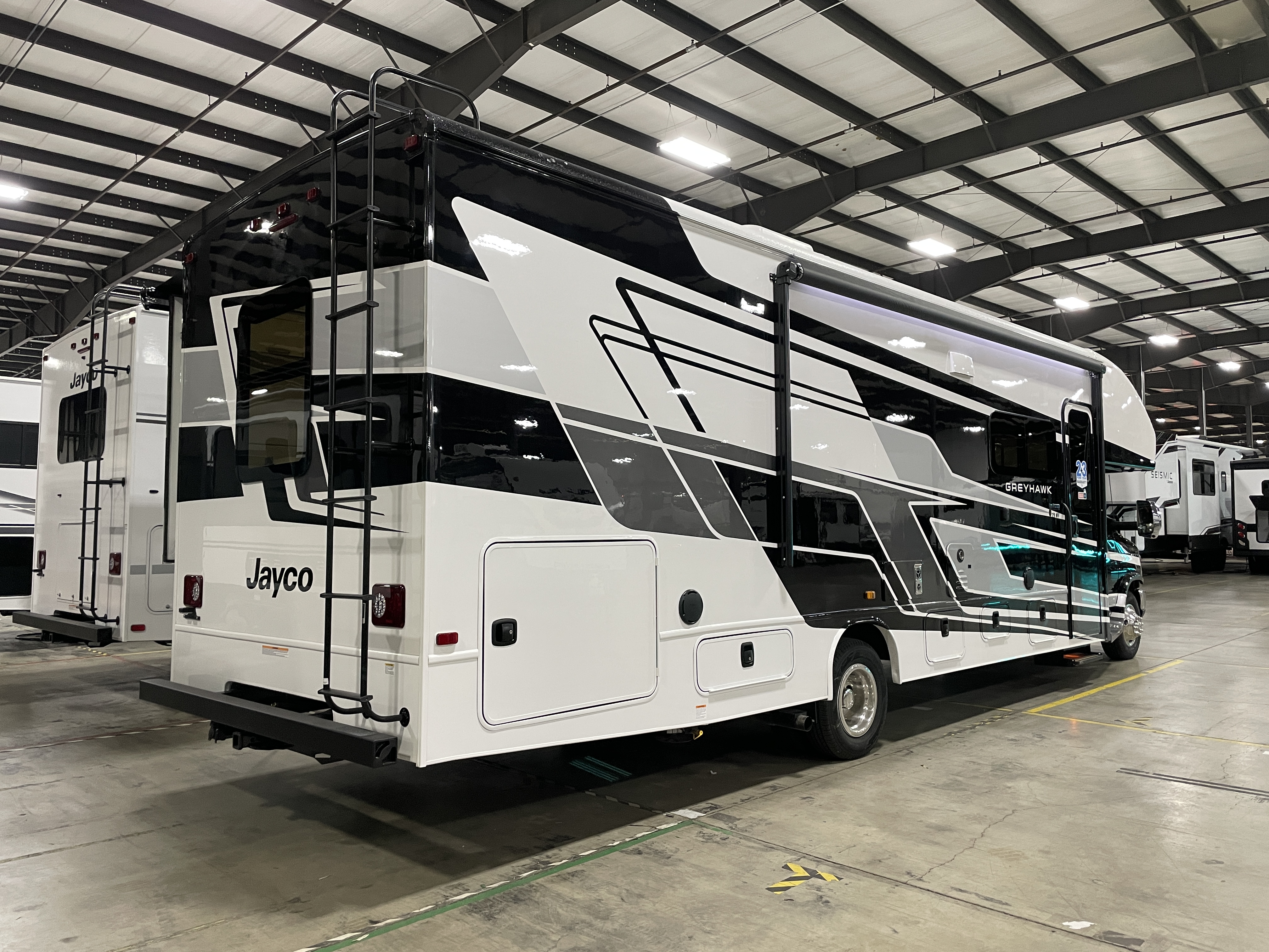 2027 Jayco Greyhawk 29MV, $ 139,995