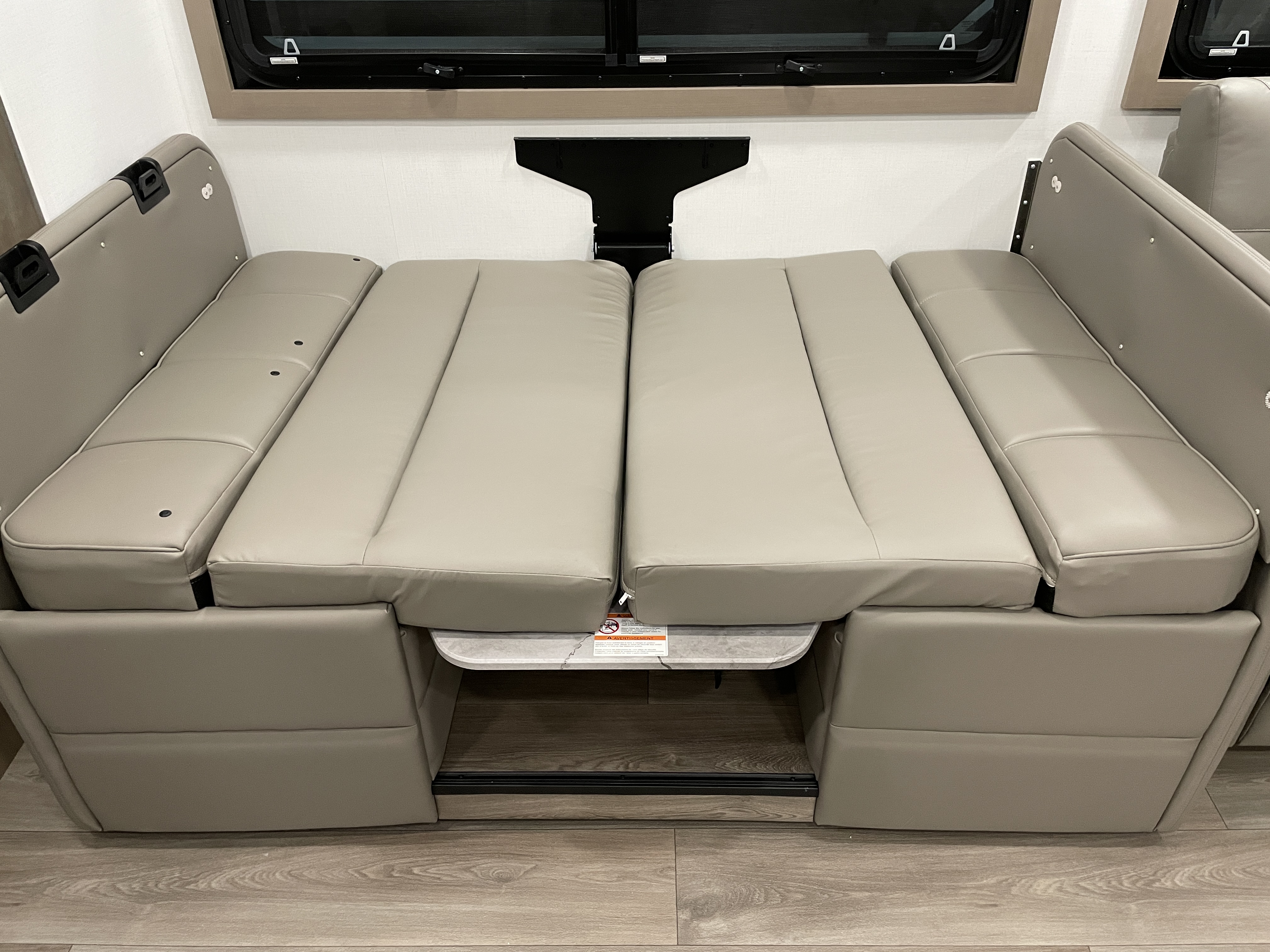 2027 Jayco Greyhawk 29MV, $ 139,995
