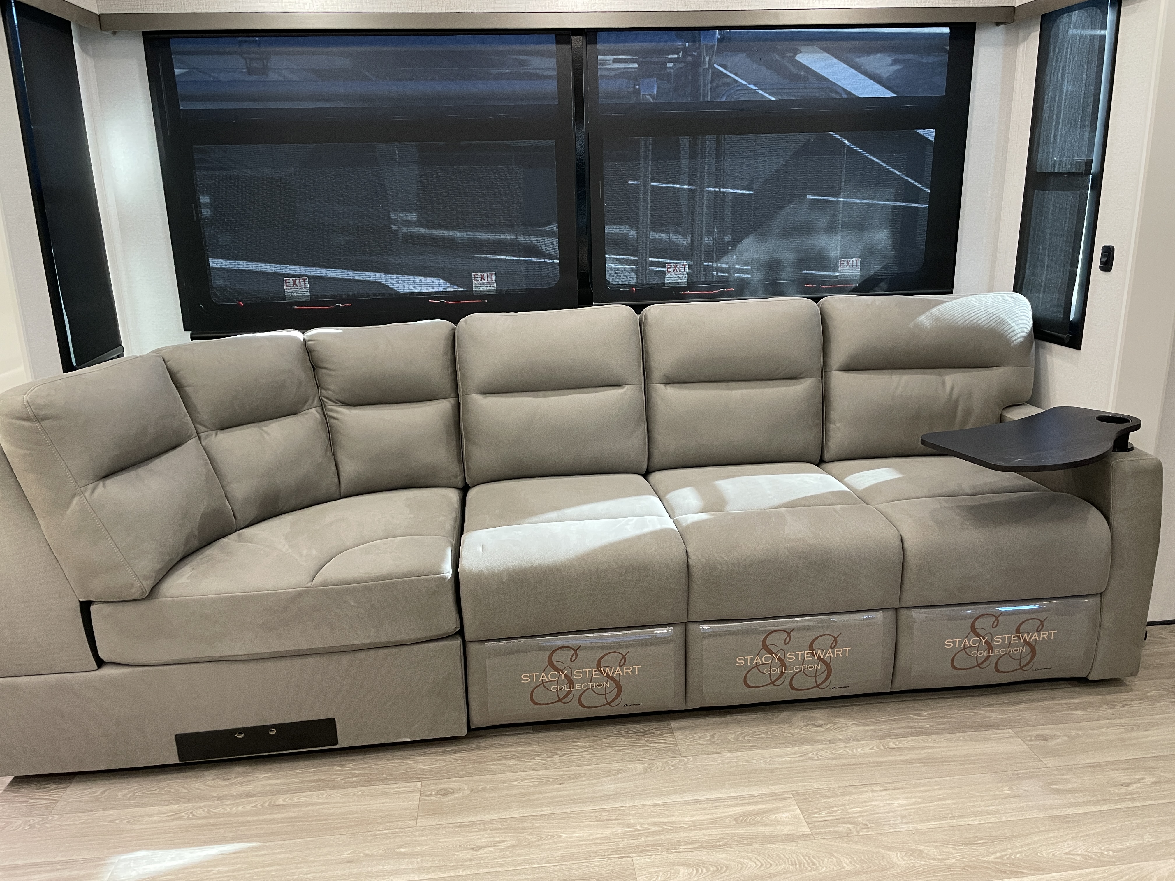 2027 Jayco Pinnacle 38FBRK, $ 146,495
