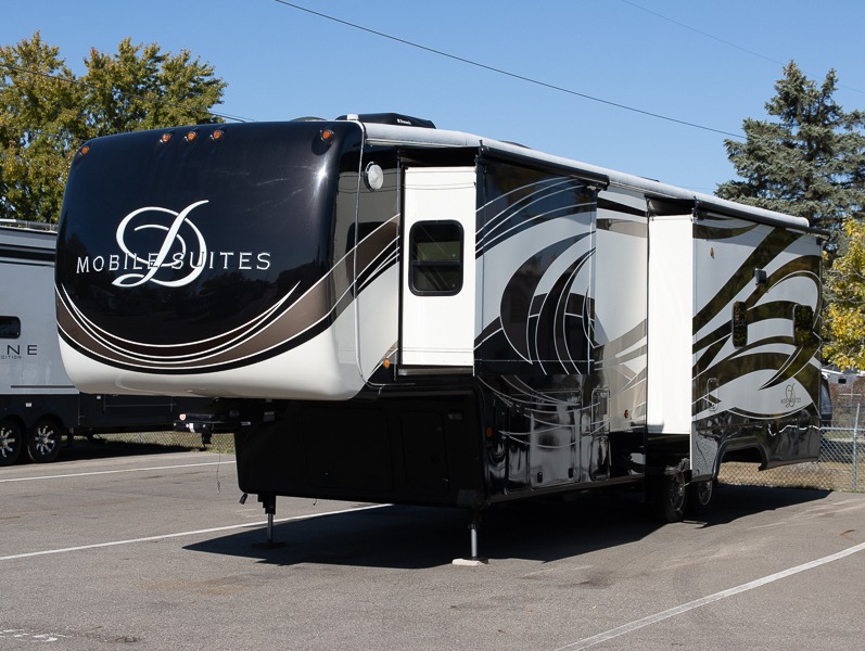 2015 DRV Mobile Suites 38RSSA, $ 39,990