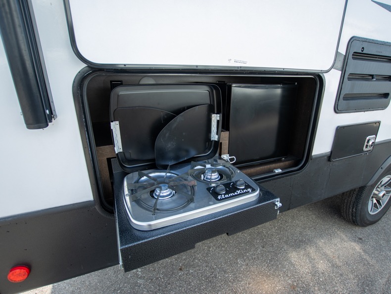 2020 Dutchmen Atlas 2502REF, $ 0