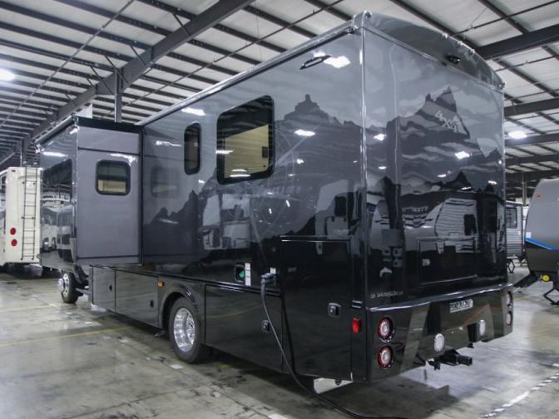 2024 Dynamax Isata 5 Series 28SS, $ 298,773