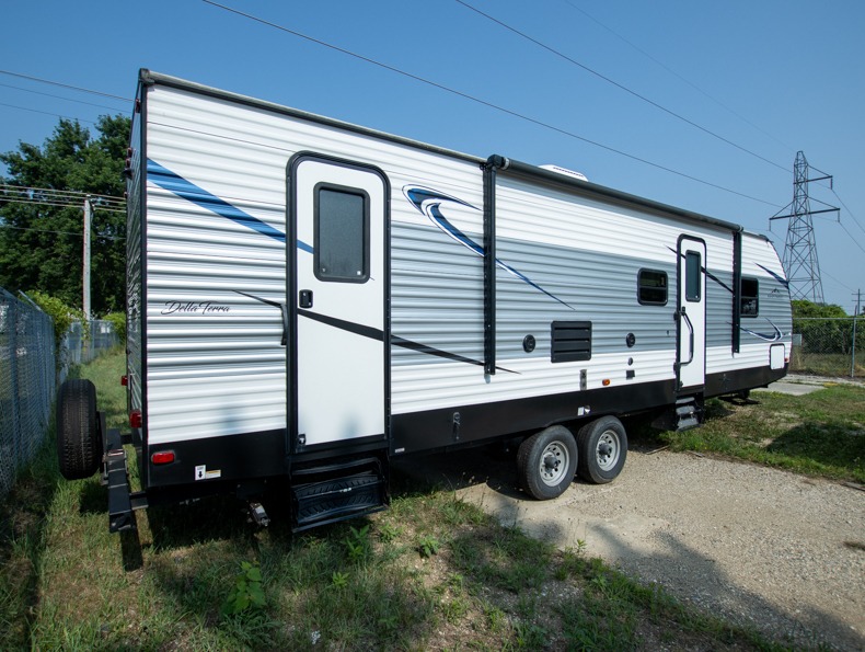 2020 East To West Silver Lake 27K2D, $ 0