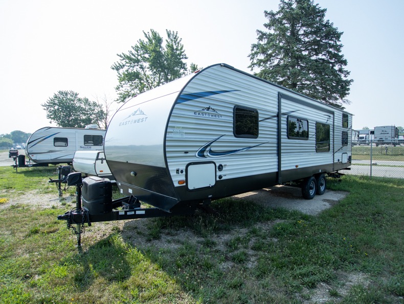 2020 East To West Silver Lake 27K2D, $ 0