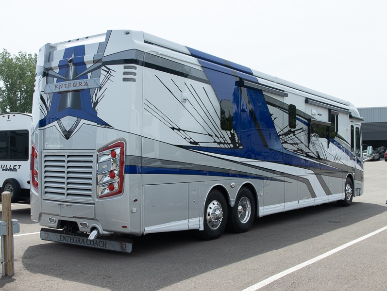 2025 Entegra Coach Cornerstone 45D, $ 961,313
