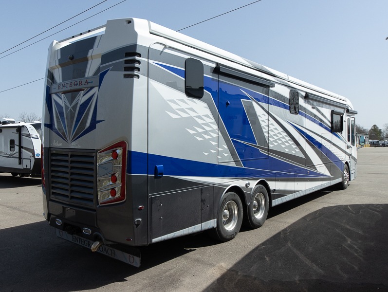 2025 Entegra Coach Anthem 44R, $ 780,345