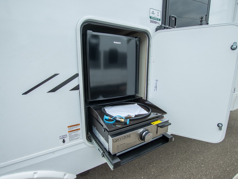 2026 Forest River Cherokee Alpha Wolf 26DBH, $ 32,990