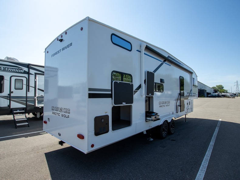 2026 Forest River Cherokee Arctic Wolf 287BH, $ 84,000