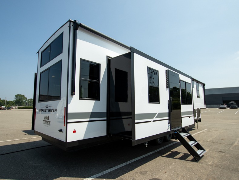 2026 Forest River Cedar Creek Cottage Fifth Wheels, $ 0
