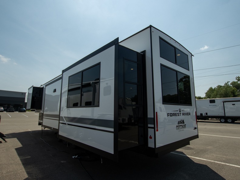 2026 Forest River Cedar Creek Cottage Fifth Wheels, $ 0