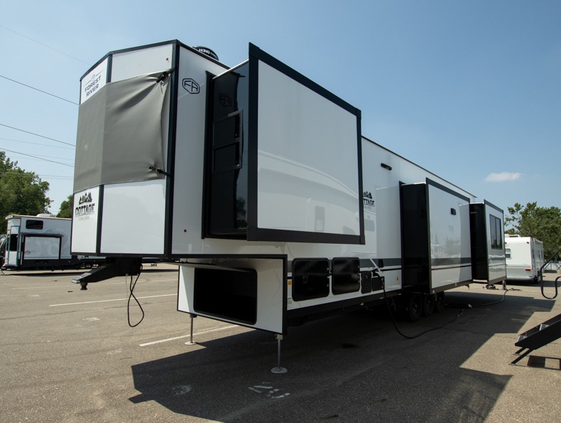 2026 Forest River Cedar Creek Cottage Fifth Wheels, $ 0