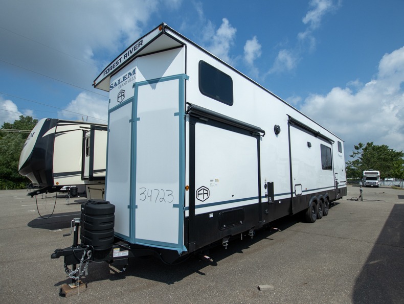 2026 Forest River Salem Grand Villa 44ZEN, $ 0