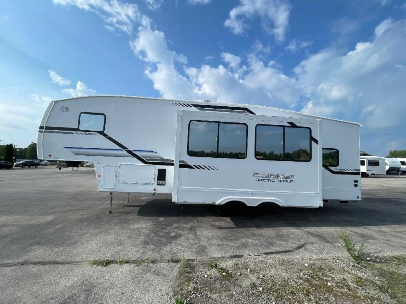 2026 Forest River Cherokee Arctic Wolf 287BH, $ 44,990