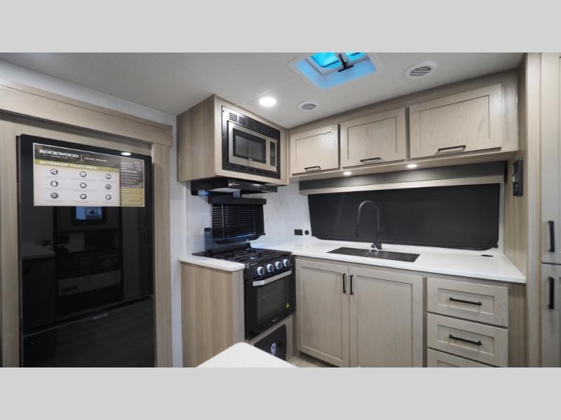 2026 Forest River Rockwood Ultra Lite 2619FK, $ 50,424