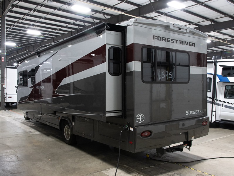 2025 Forest River Sunseeker Classic 3050S, $ 166,379