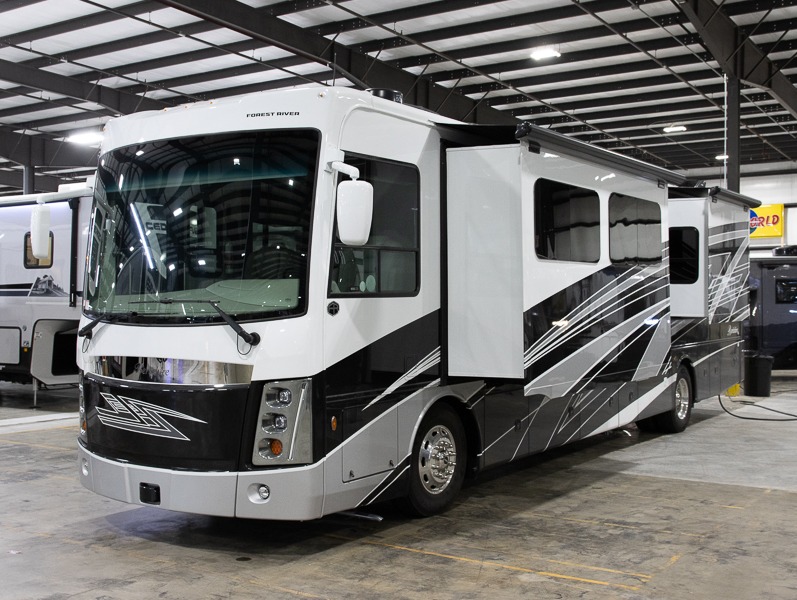 2025 Forest River Berkshire XL 40H, $ 520,833