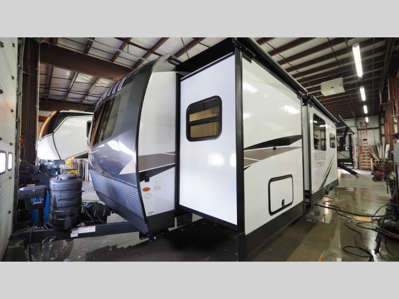 2025 Forest River Rockwood Ultra Lite 2614BS, $ 39,990