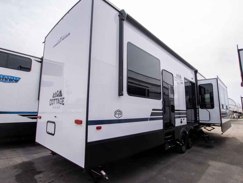 2025 Forest River Cedar Creek Cottage 40CCK, $ 112,272
