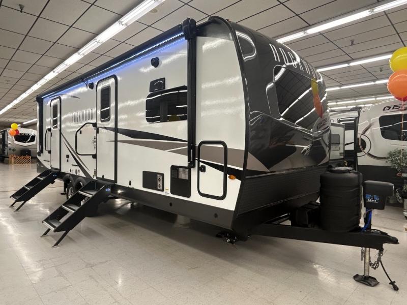 2025 Forest River Rockwood Ultra Lite 2608BS, $ 49,990