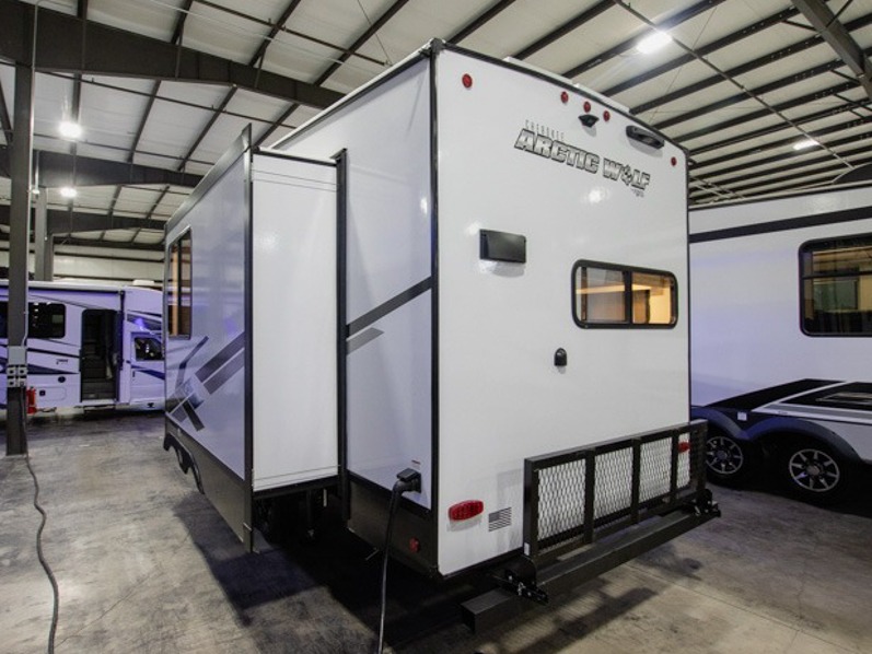 2024 Forest River Cherokee Arctic Wolf 23MLE, $ 65,184