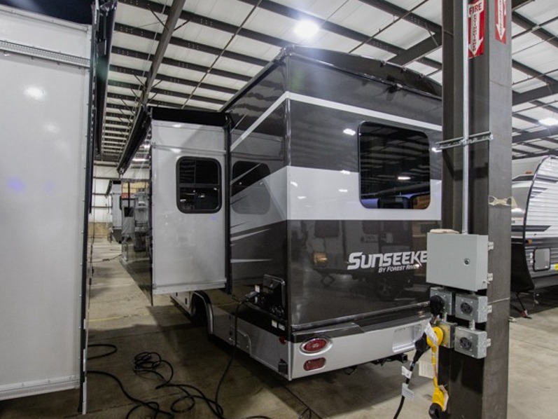 2023 Forest River SUNSEEKER MBS 2400T, $ 109,990